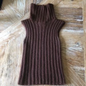 Agnes B Turtleneck Sleeveless Top